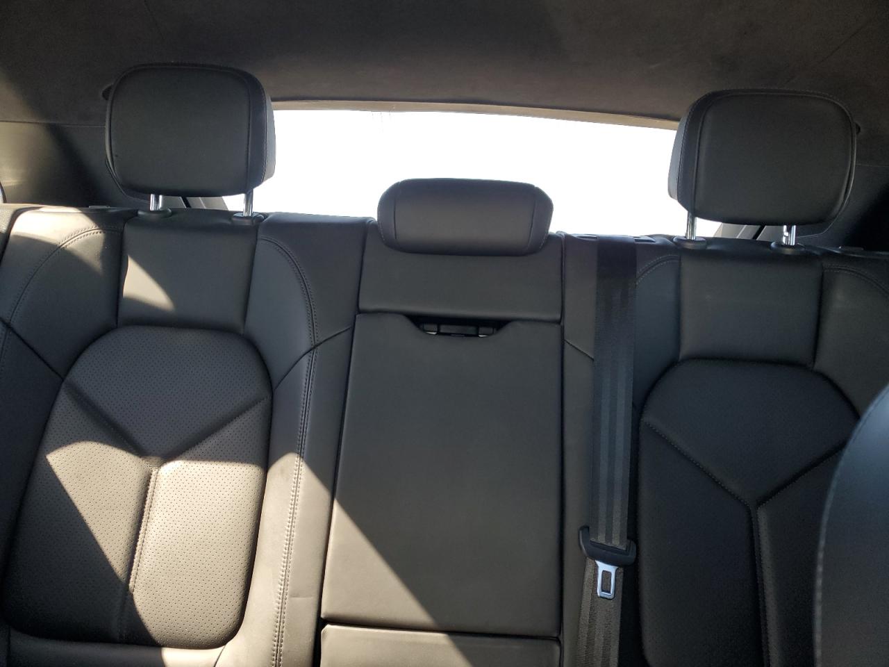 2016 Porsche Macan - Image 10