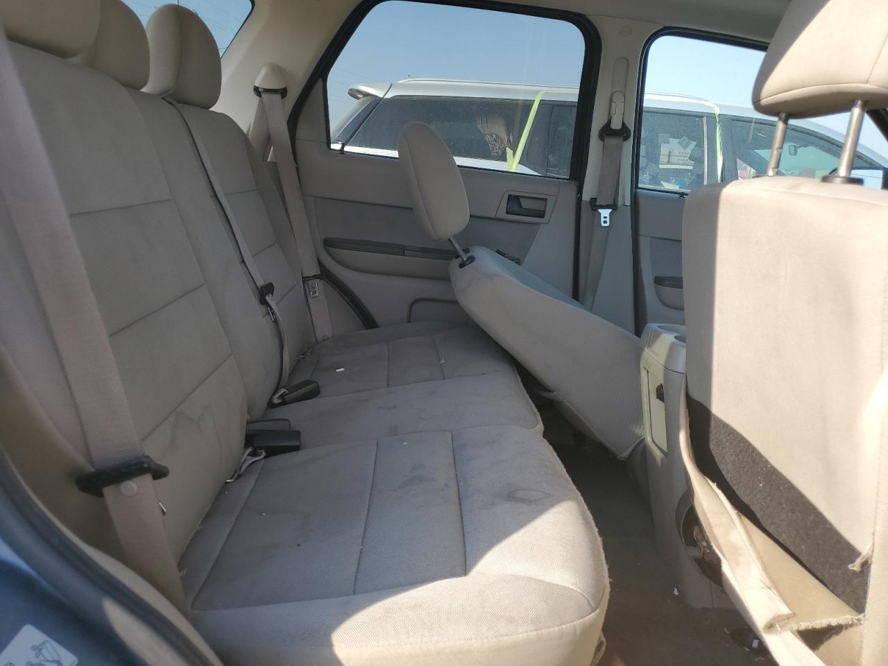 2010 Ford Escape - Image 11