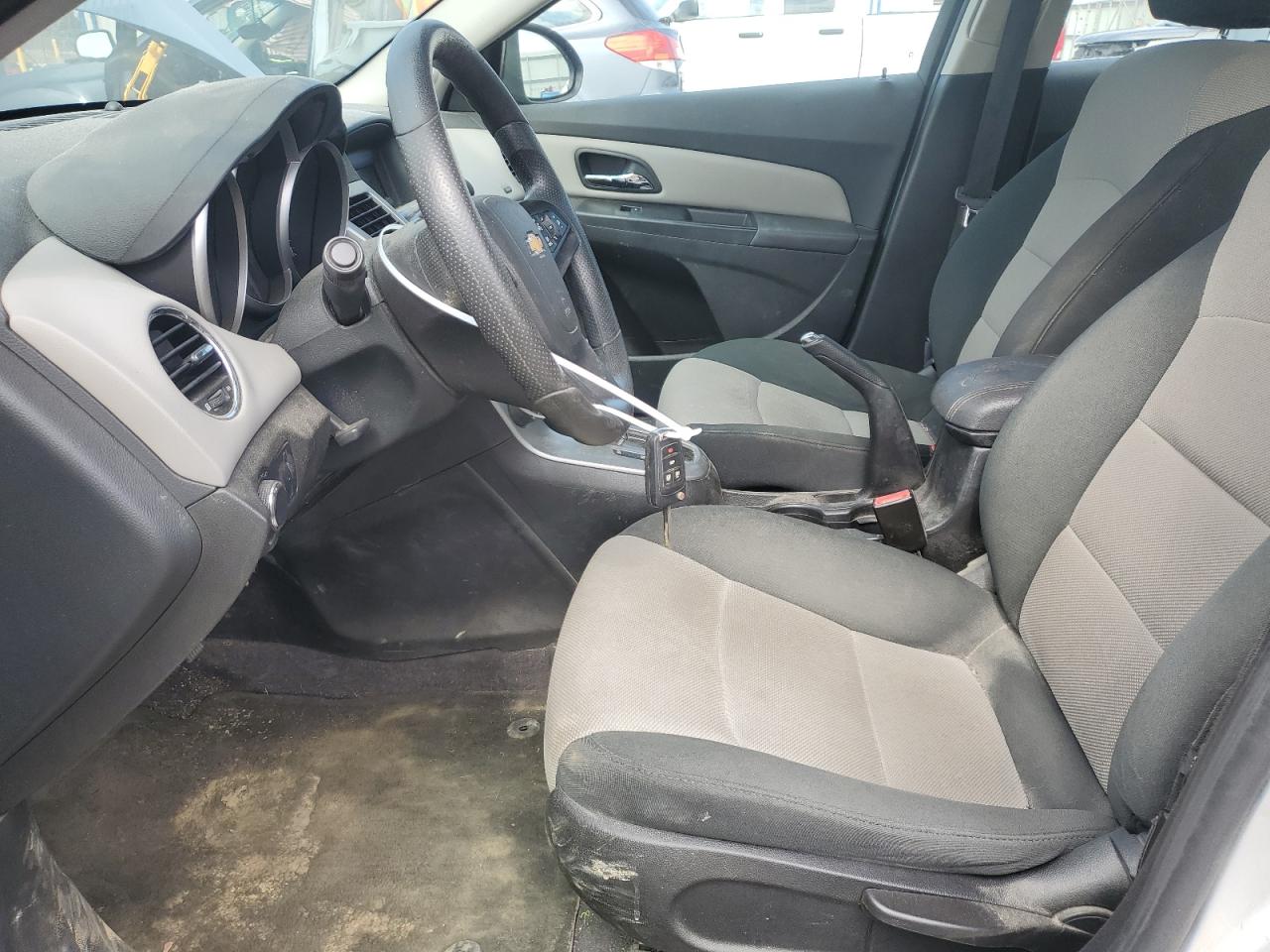 2012 Chevrolet Cruze - Image 7