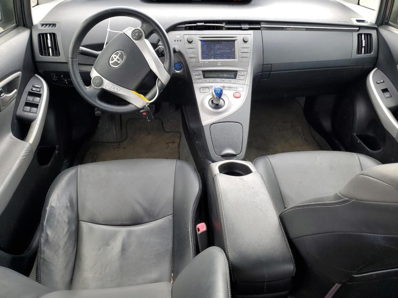 2012 Toyota Prius - Image 8