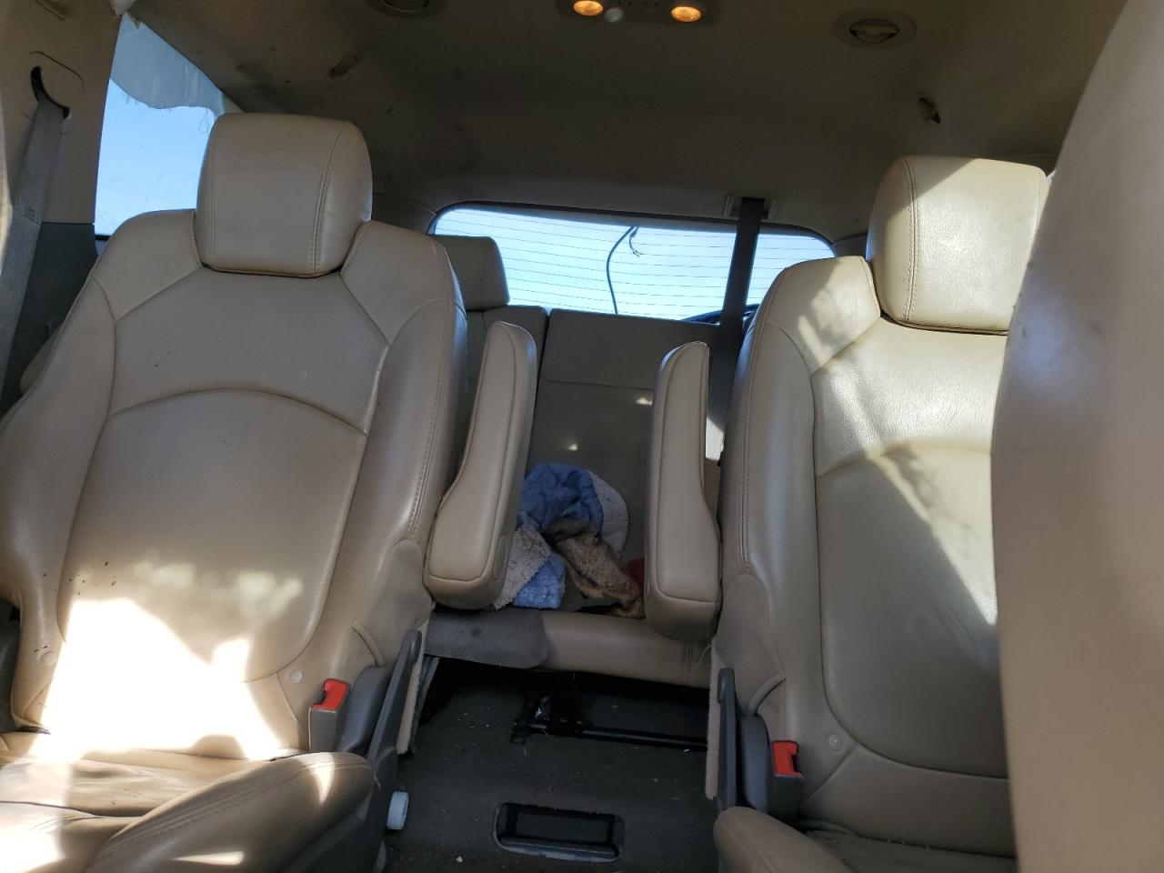 2010 Chevrolet Traverse - Image 10