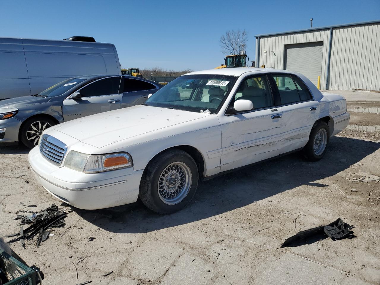 1999 Ford Crown Victoria Lx for Sale in Kansas City, KS - Side