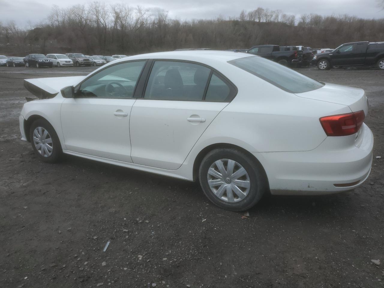 2015 Volkswagen Jetta - Image 2