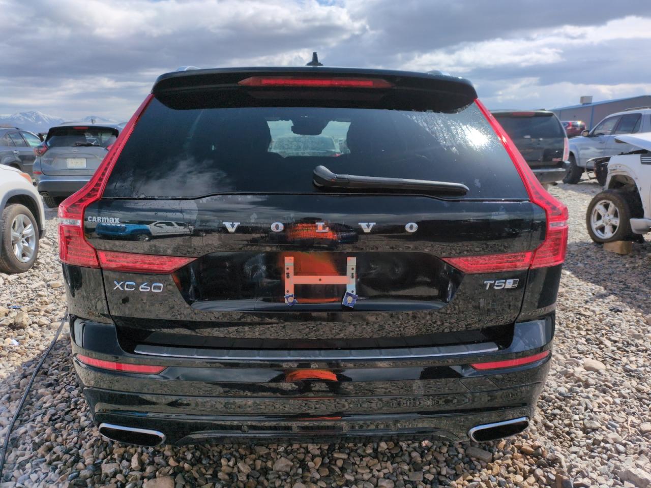 2019 Volvo Xc60 T5 R-Design VIN: LYV102RM0KB377259 Lot: 50379075