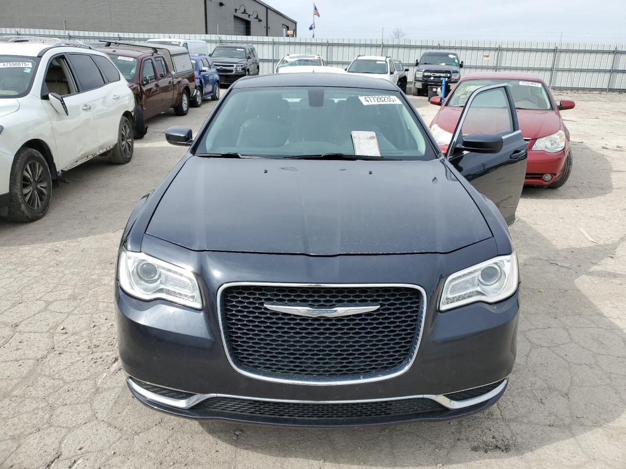 2017 Chrysler 300 - Image 5