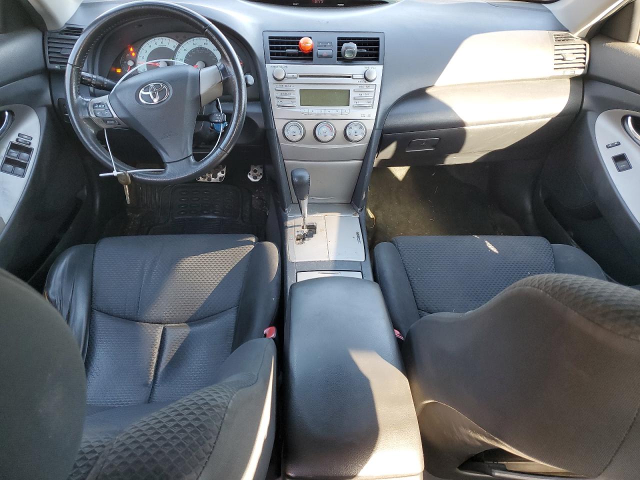 2011 Toyota Camry - Image 8