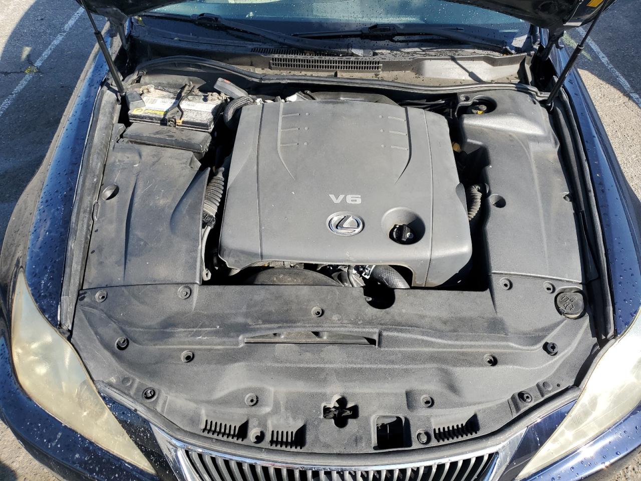 2010 Lexus IS - Image 11
