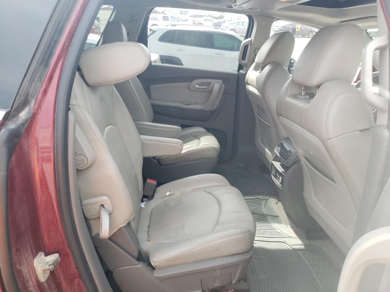 2011 Chevrolet Traverse - Image 11