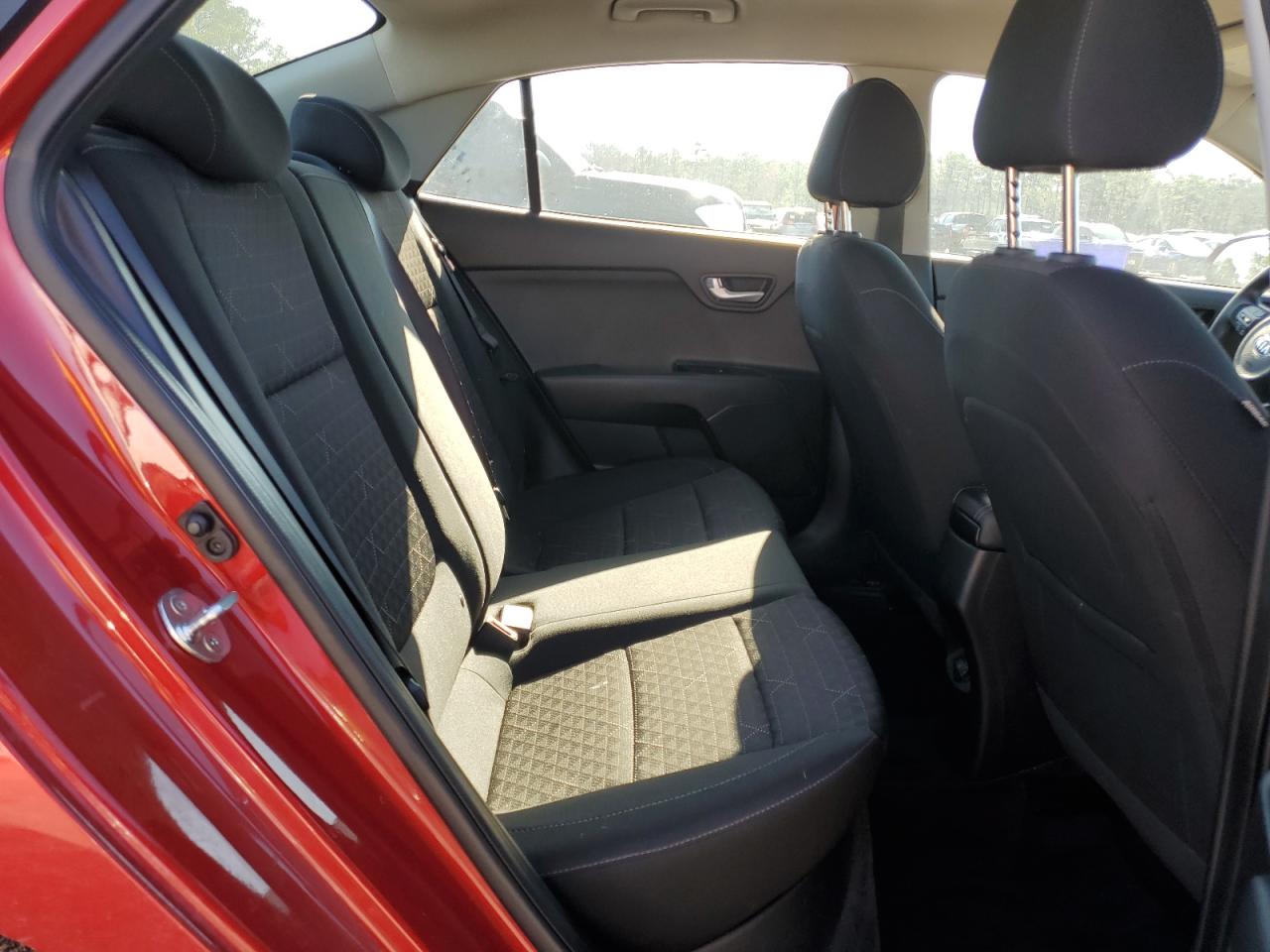 2020 Kia Rio - Image 10