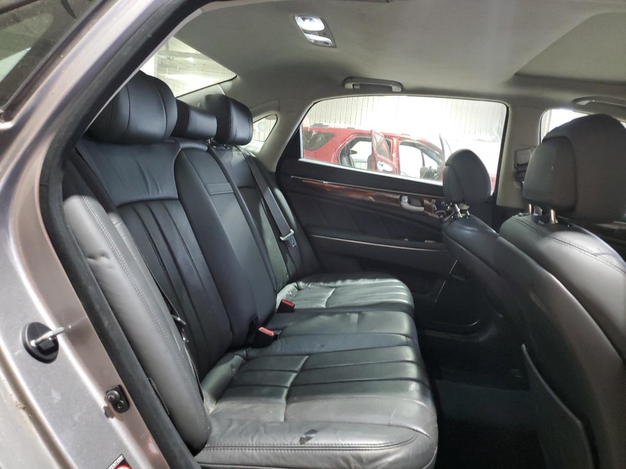 2012 Hyundai Equus - Image 10