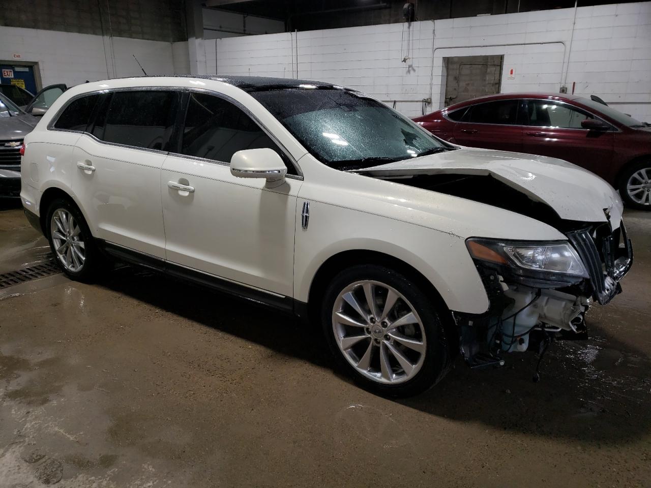 2012 Lincoln MKT - Image 4
