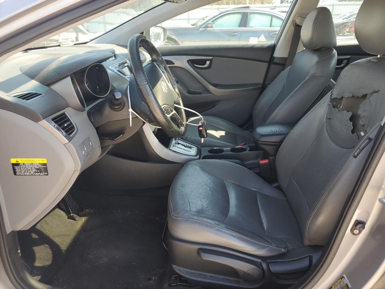 2012 Hyundai Elantra - Image 7