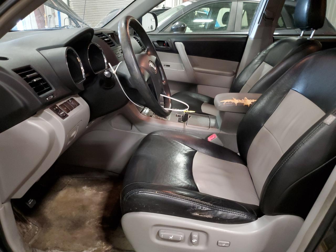 2009 Toyota Highlander - Image 7