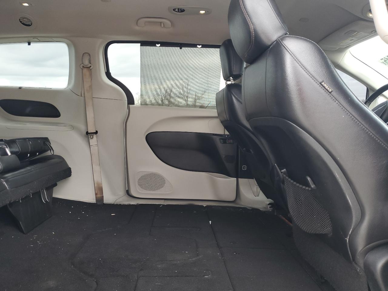 2017 Chrysler Pacifica - Image 11