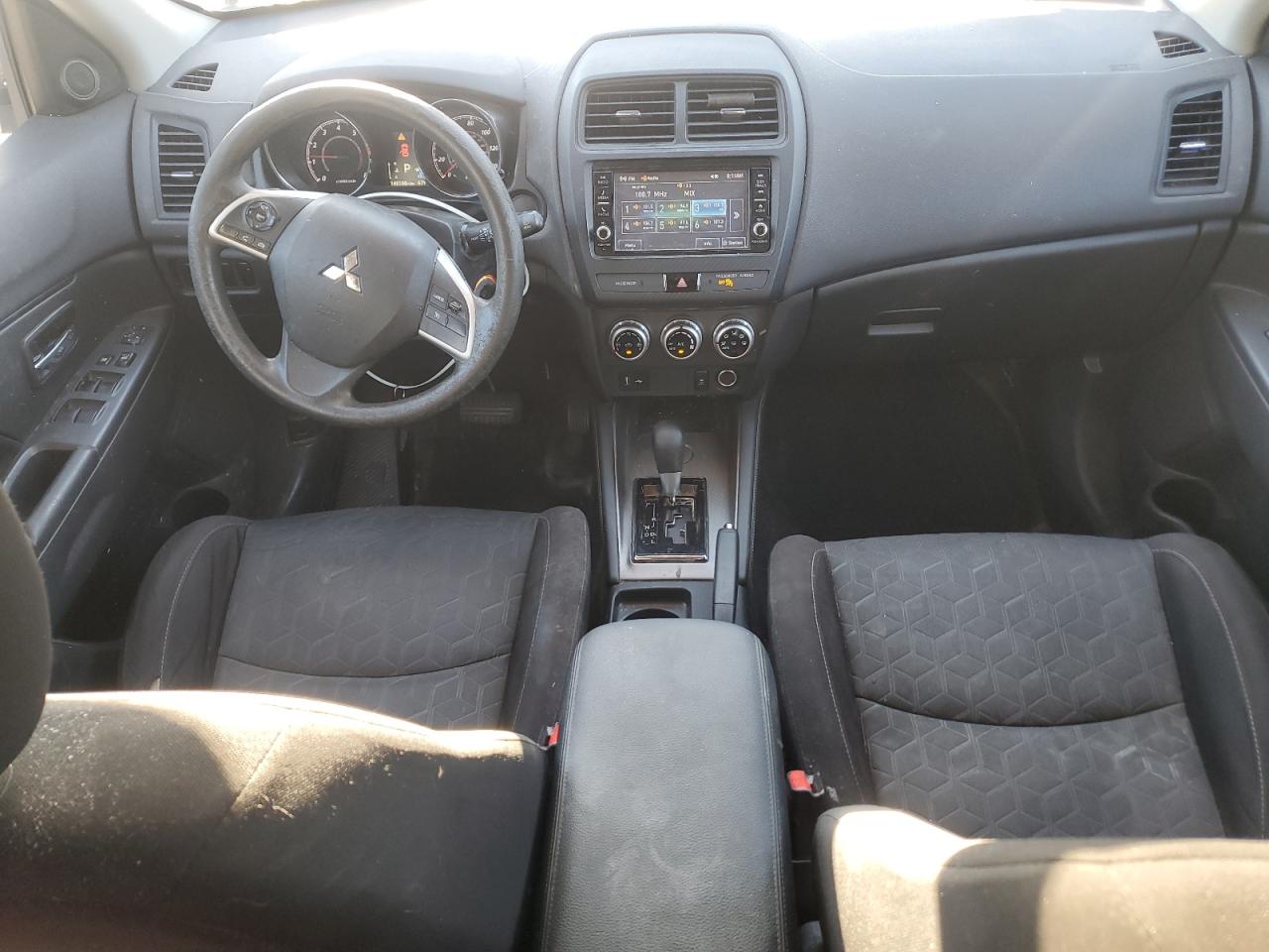 2020 Mitsubishi Outlander - Image 8