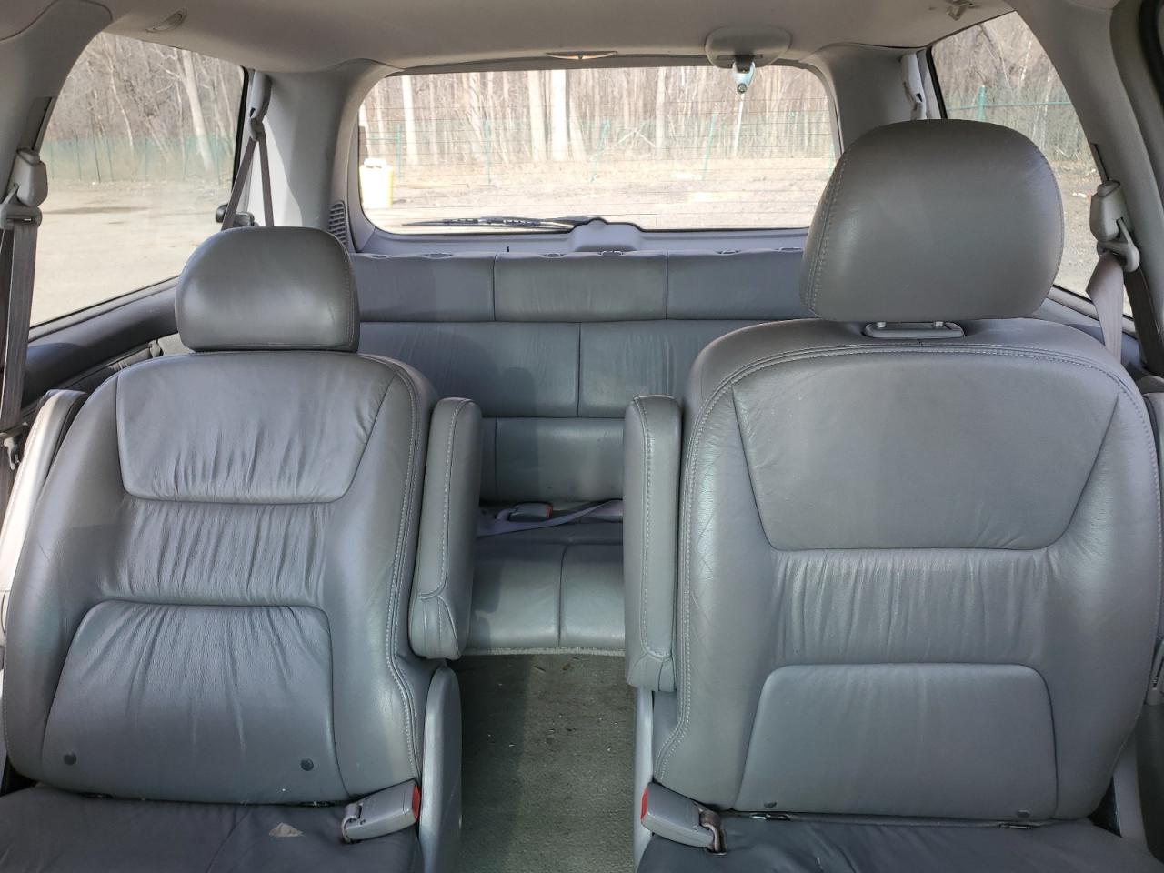 2004 Honda Odyssey - Image 10