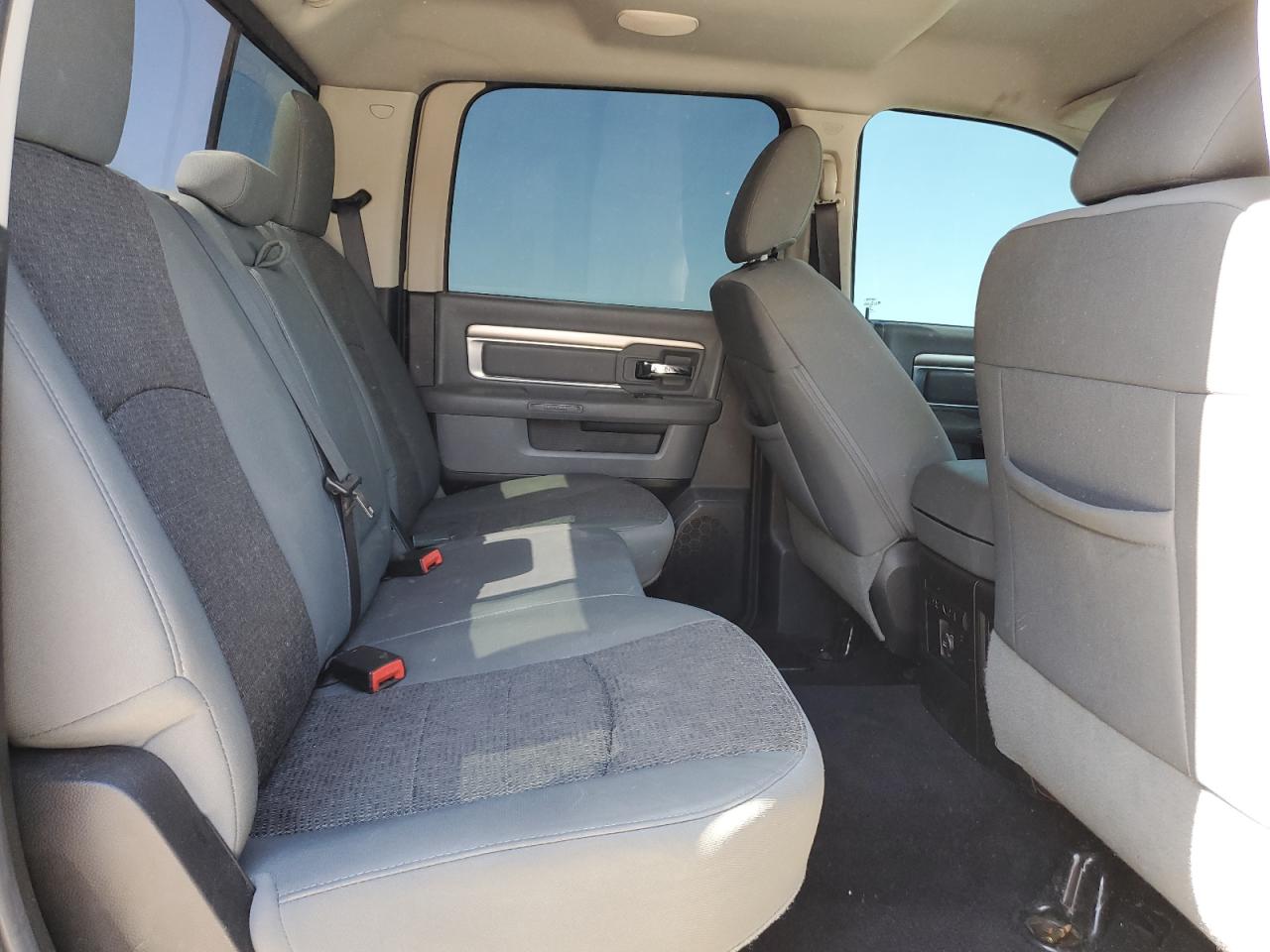 2016 RAM 1500 - Image 11
