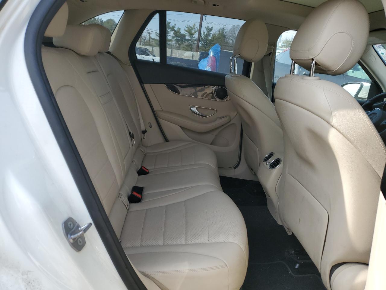 2018 Mercedes-Benz GLC - Image 11