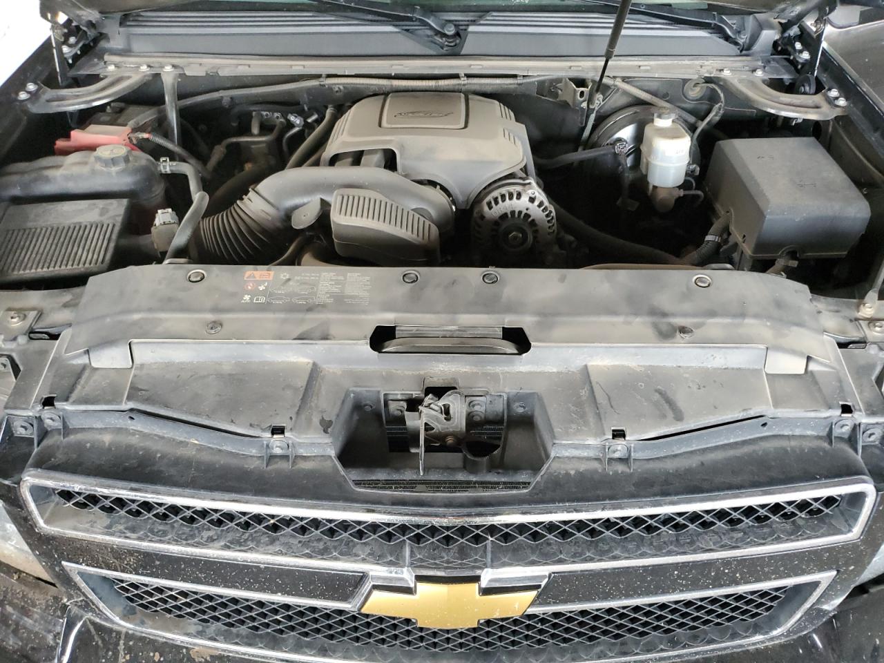 2013 Chevrolet Suburban - Image 12