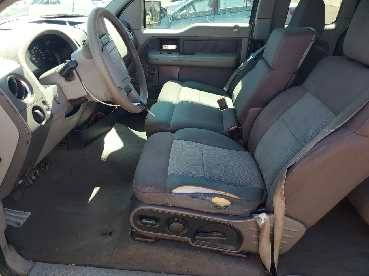 2004 Ford F-150 - Image 7