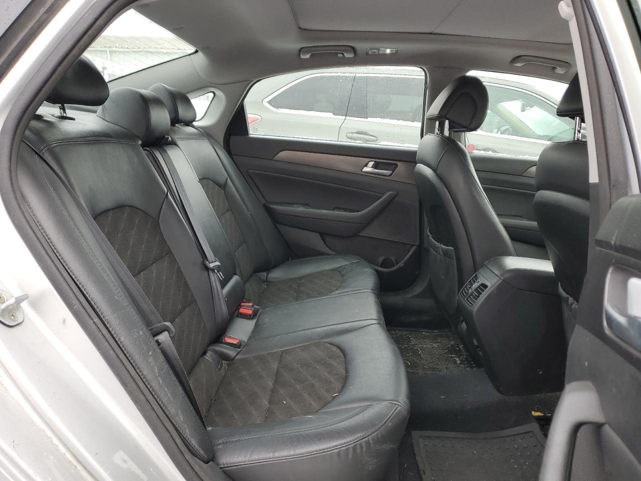 2015 Hyundai Sonata - Image 10