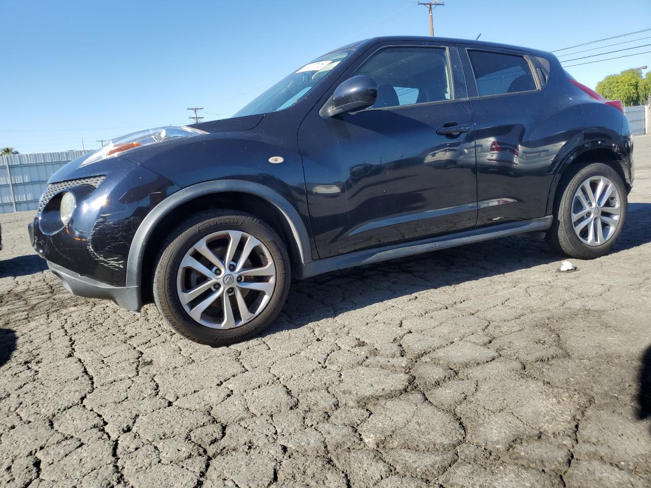 2012 Nissan Juke S продається в Colton, CA - Side