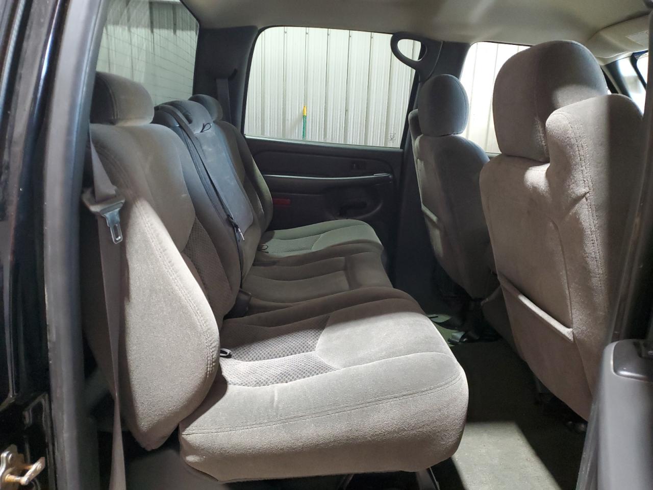 2007 Chevrolet Silverado - Image 10