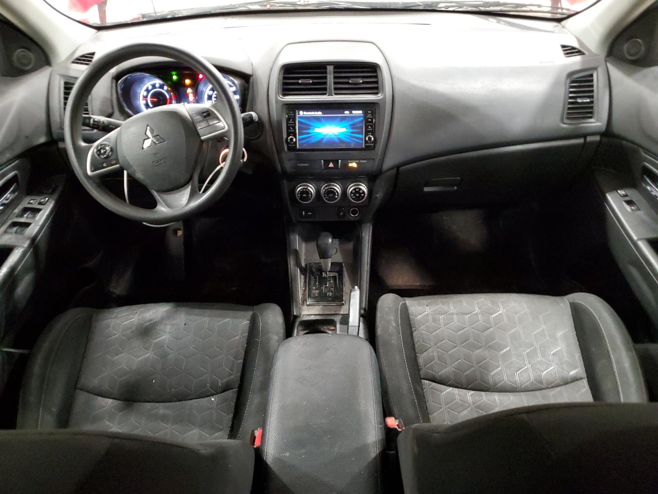 2020 Mitsubishi Outlander - Image 8