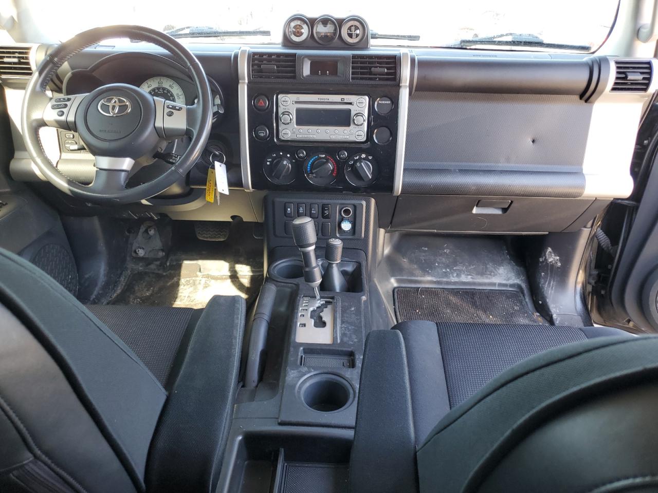 2012 Toyota FJ Cruiser - Image 8