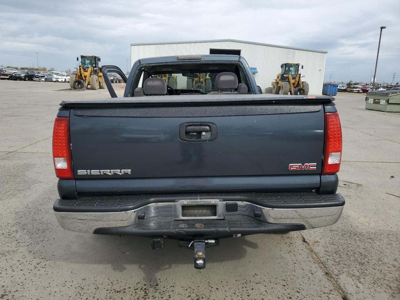 2002 GMC Sierra - Image 6