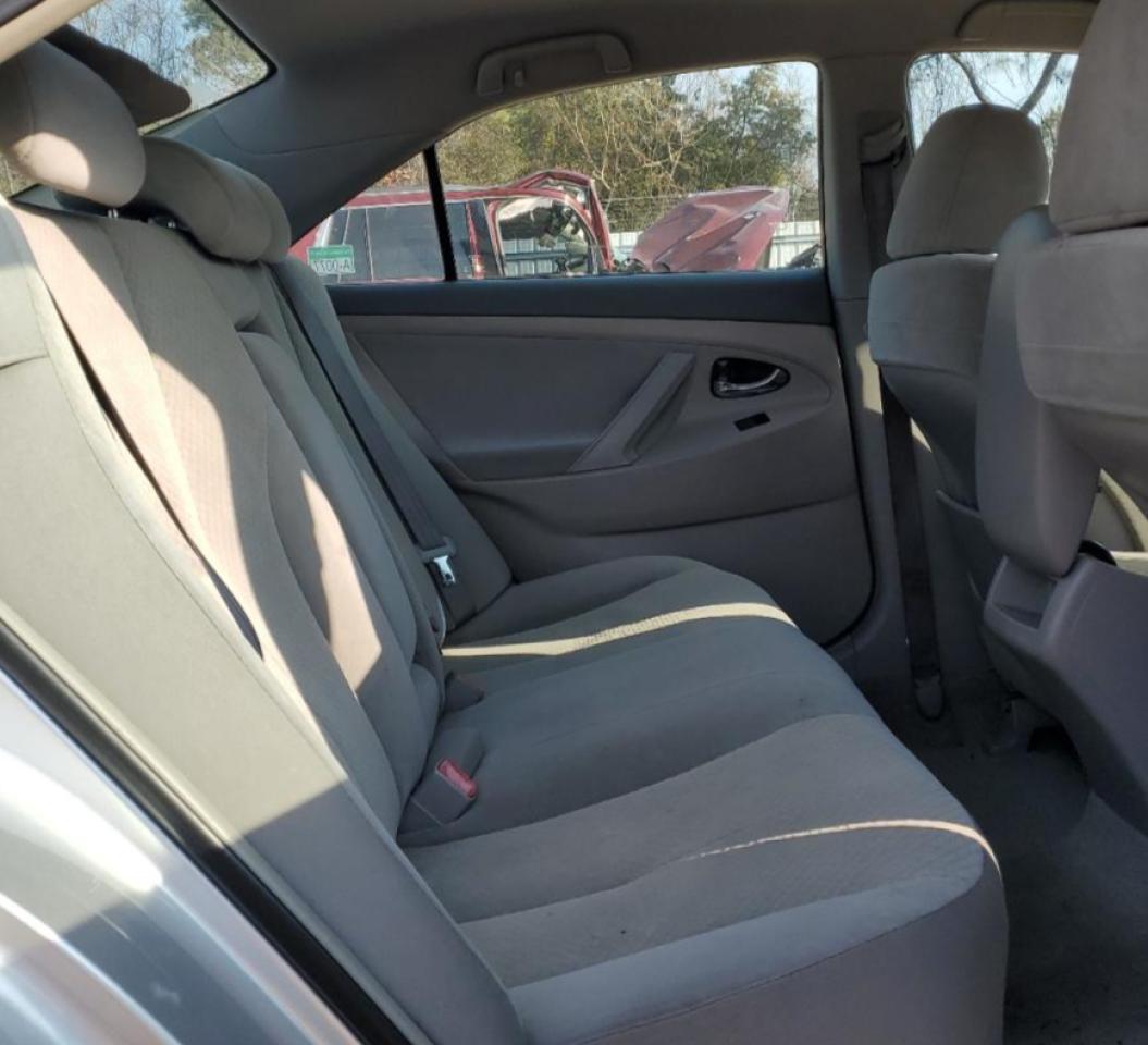 2009 Toyota Camry - Image 10