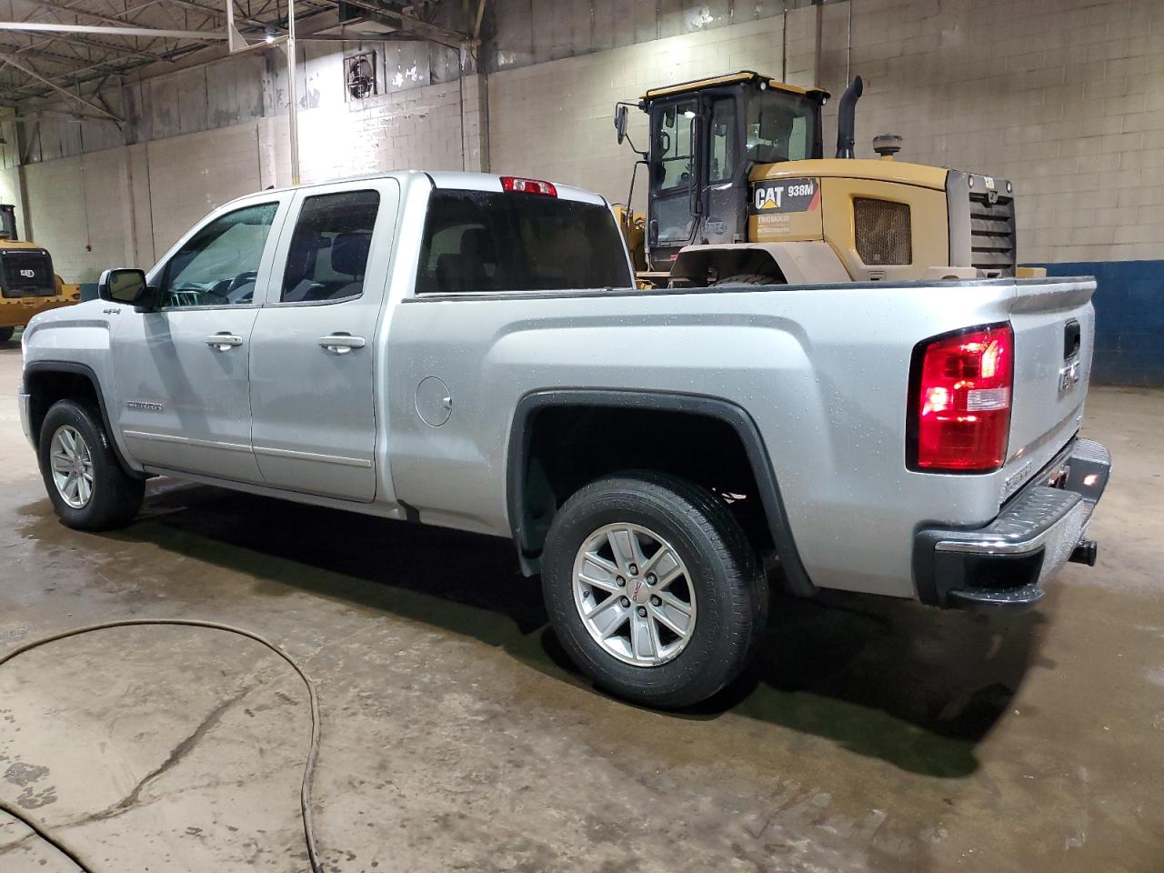 2018 GMC Sierra - Image 2