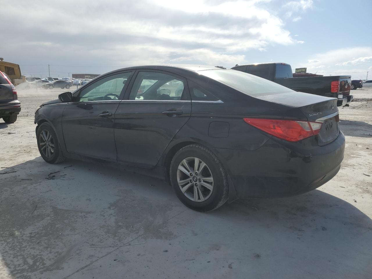 2012 Hyundai Sonata - Image 2