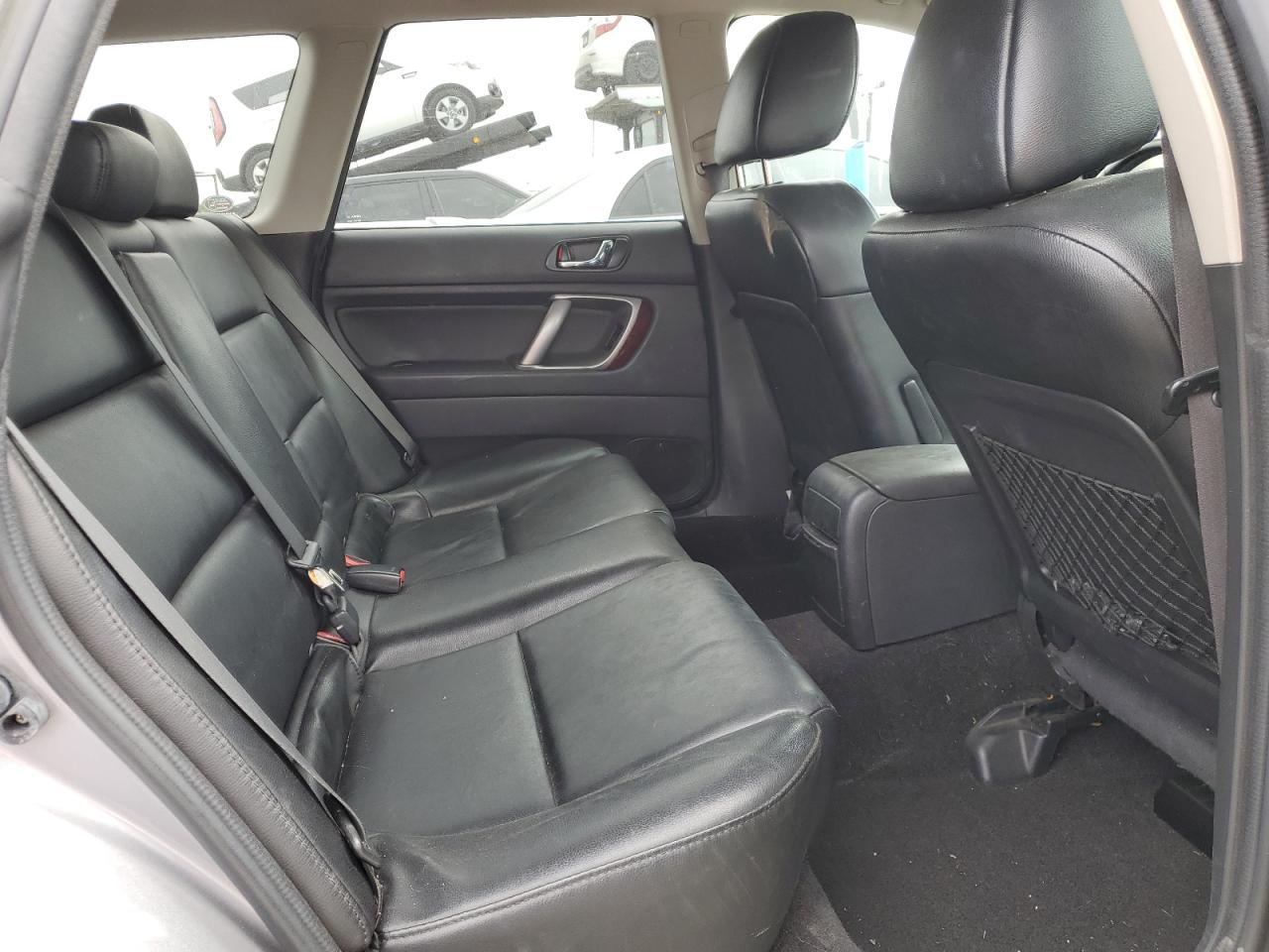 2009 Subaru Outback - Image 10