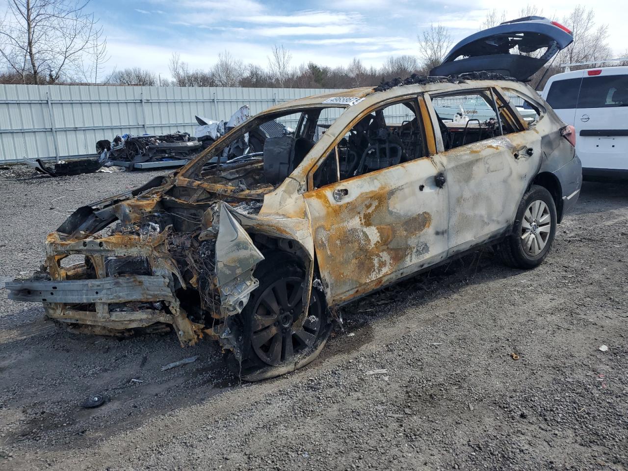 2018 Subaru Outback 2.5I продається в Assonet, MA - Burn
