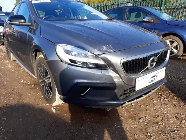 2018 VOLVO V40 CROSS