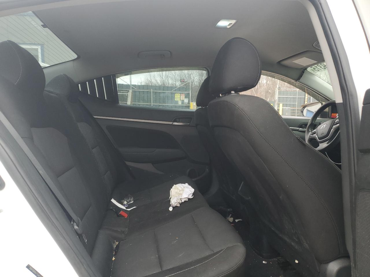 2018 Hyundai Elantra - Image 10