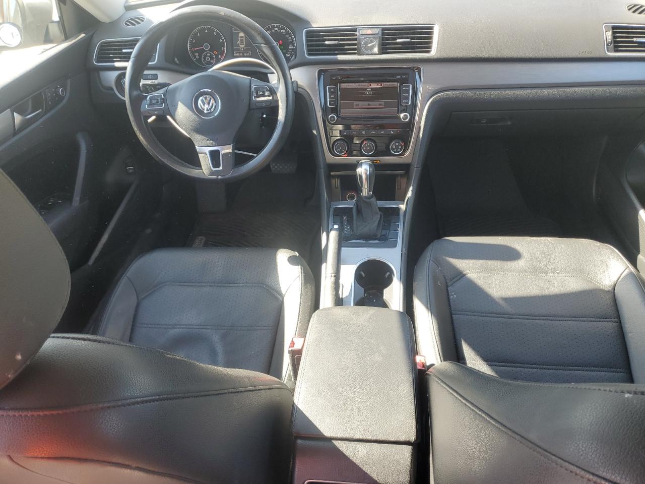 2014 Volkswagen Passat - Image 8