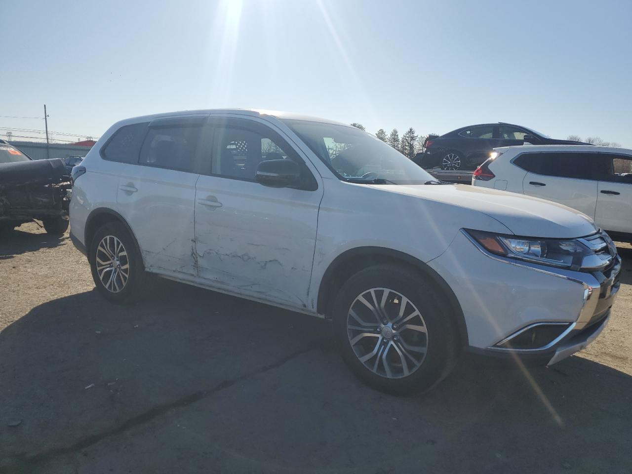 2018 Mitsubishi Outlander - Image 4