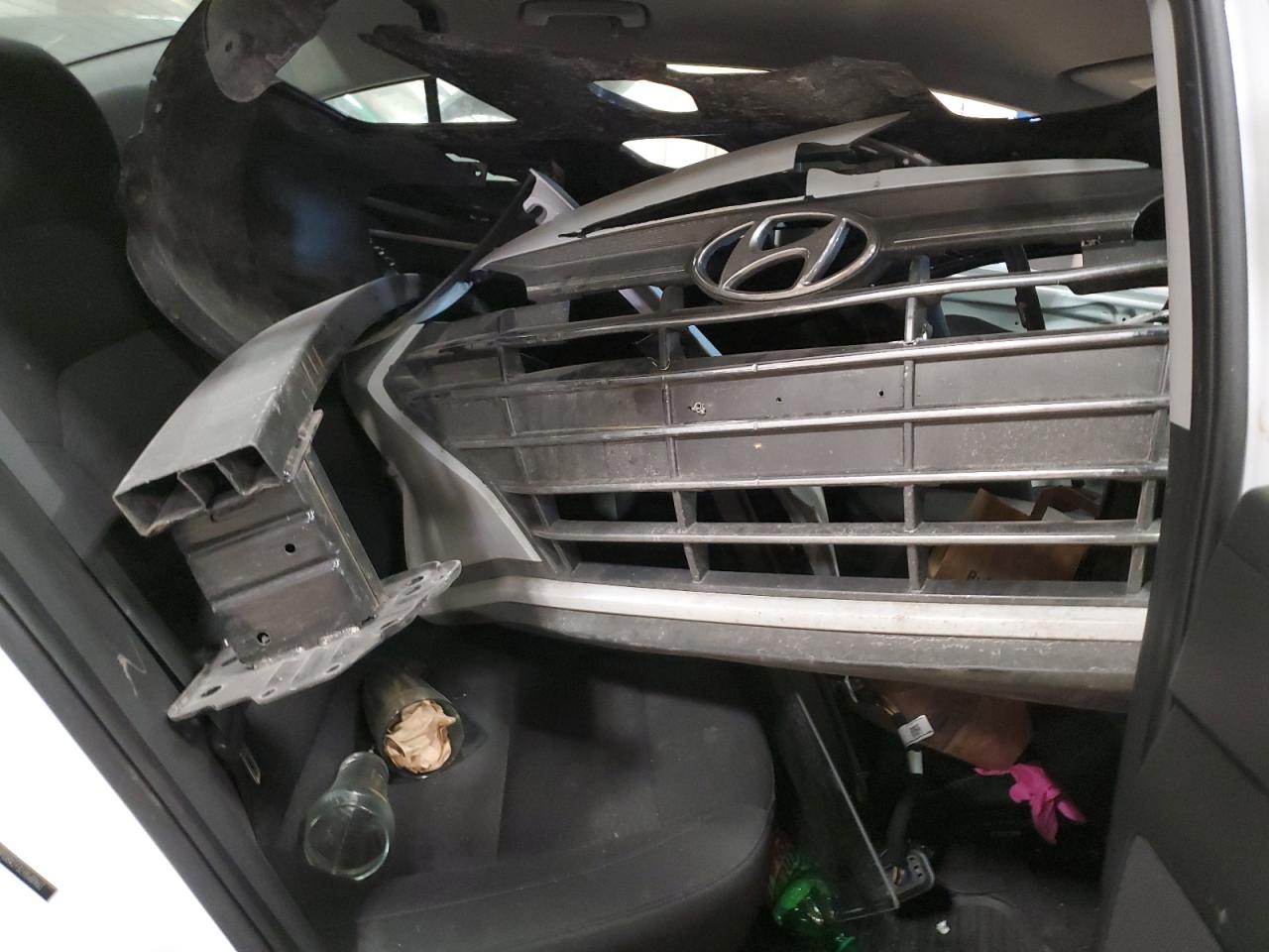 2020 Hyundai Elantra - Image 10