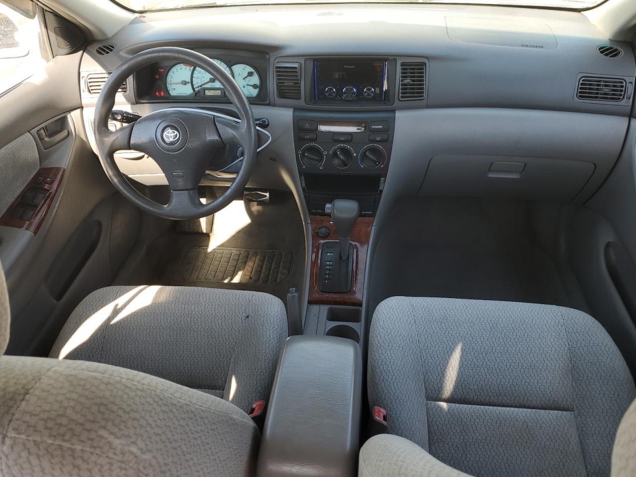 2004 Toyota Corolla - Image 8