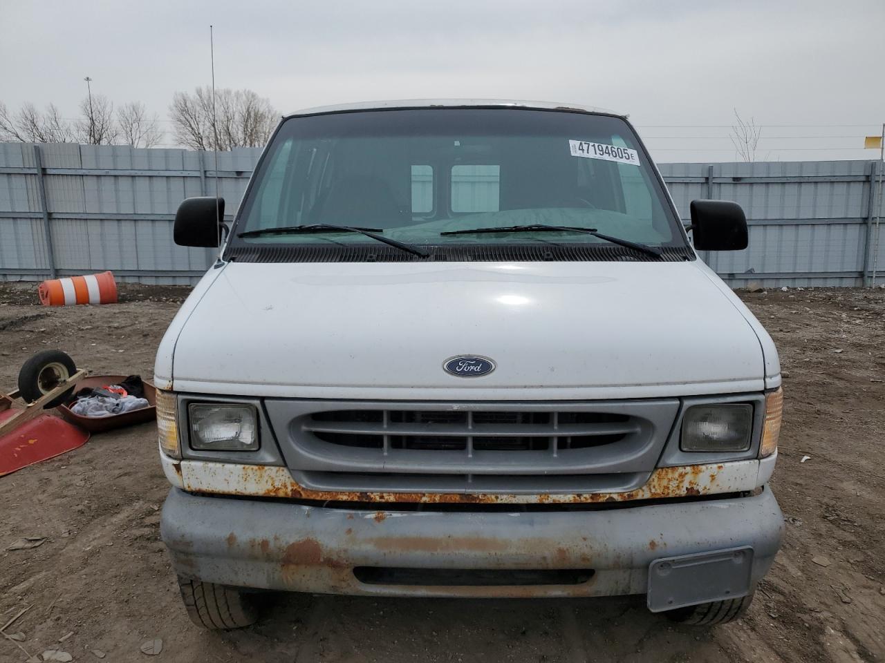 2000 Ford Econoline - Image 5