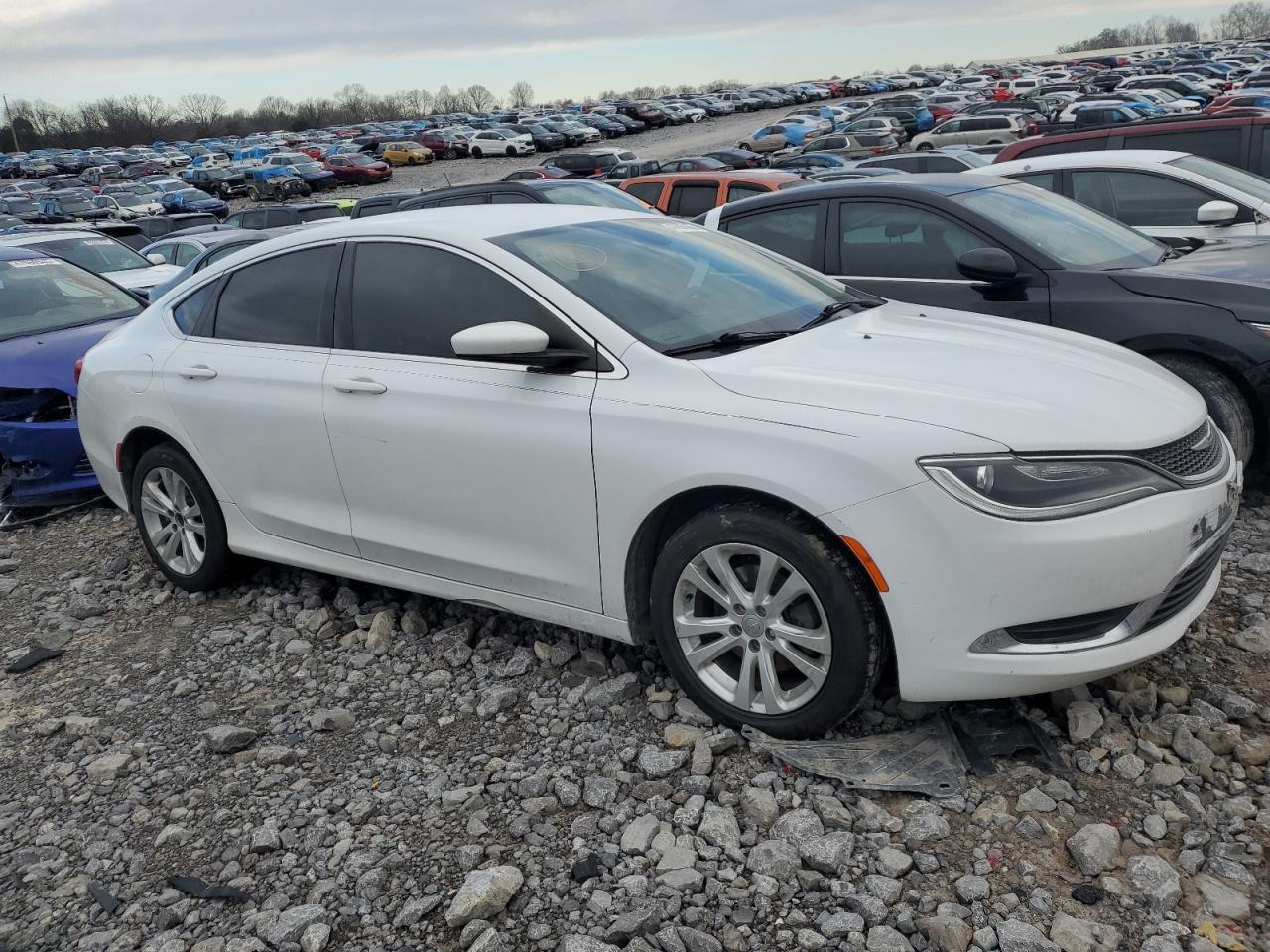 2016 Chrysler 200 - Image 4