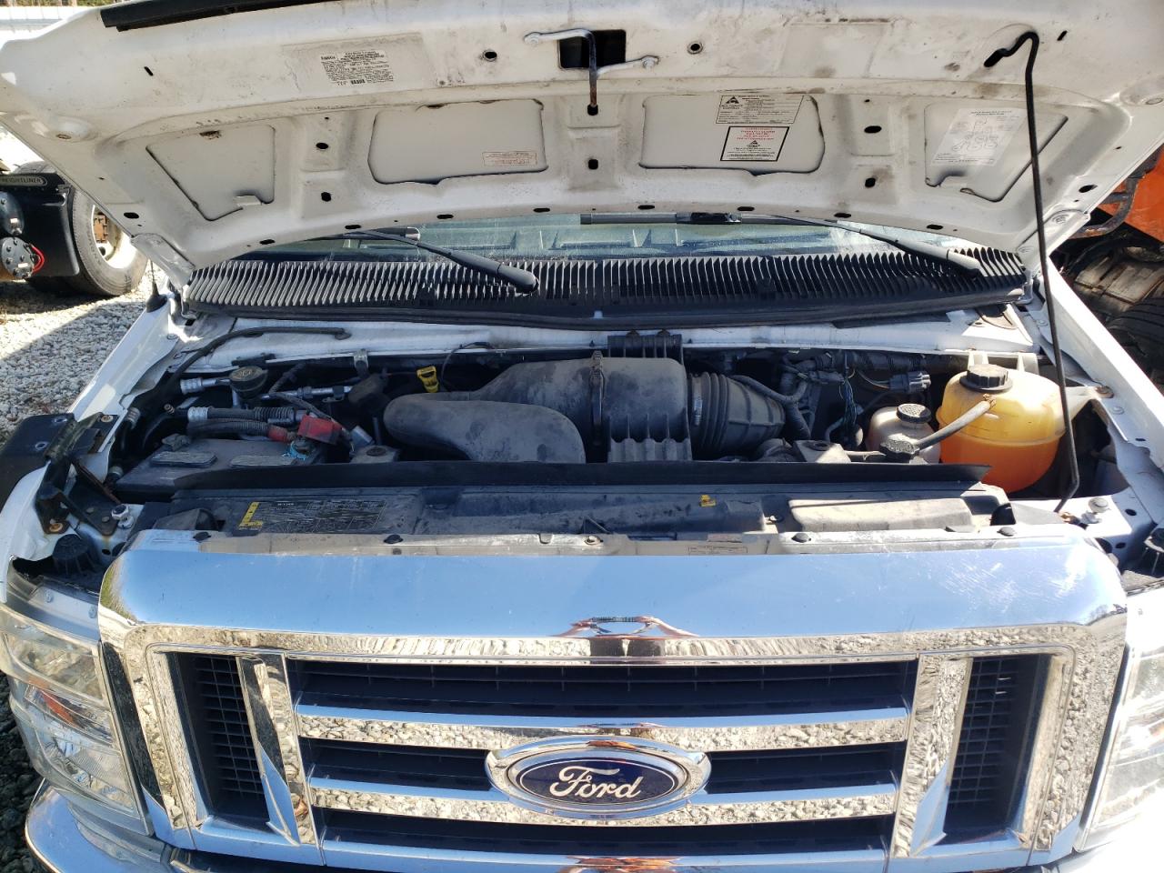 2015 Ford Econoline - Image 7