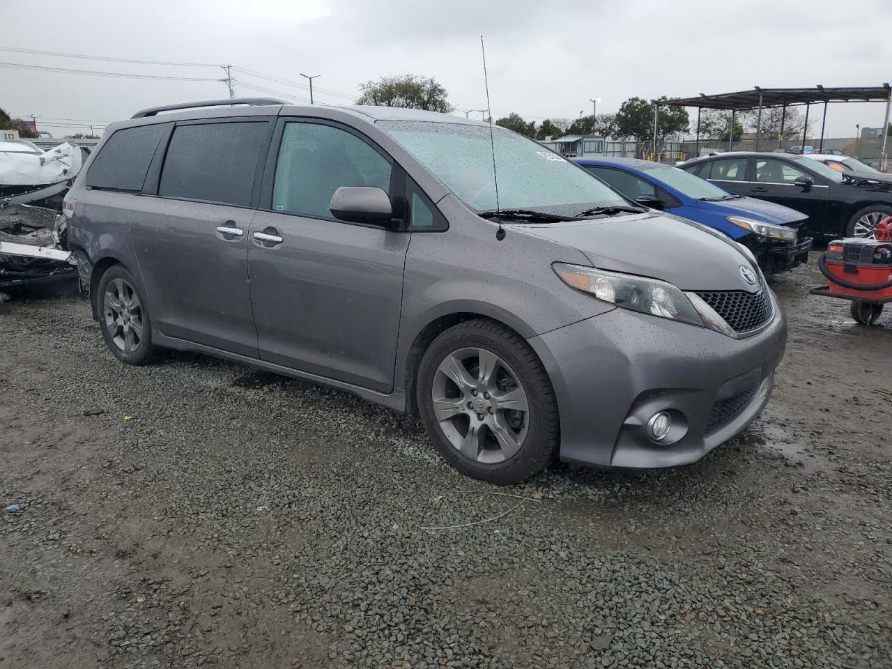 2014 Toyota Sienna - Image 4