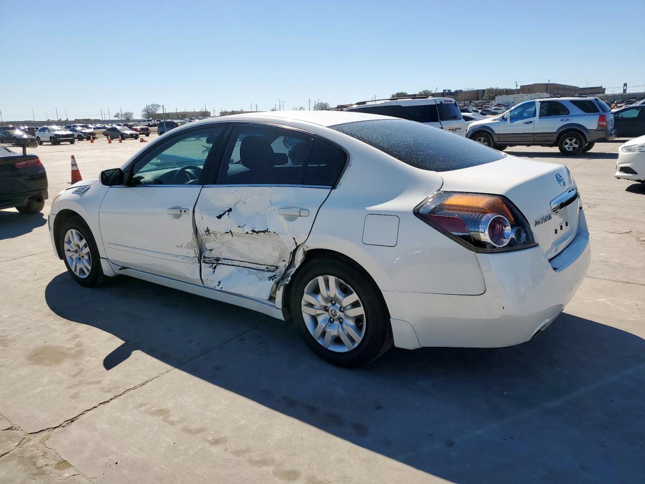 2012 Nissan Altima - Image 2