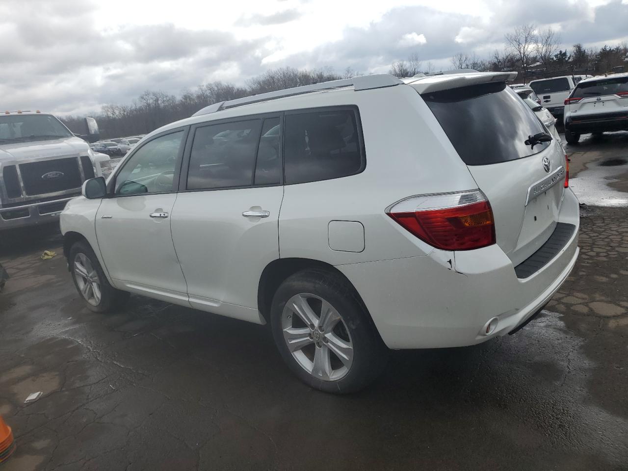 2010 Toyota Highlander - Image 2