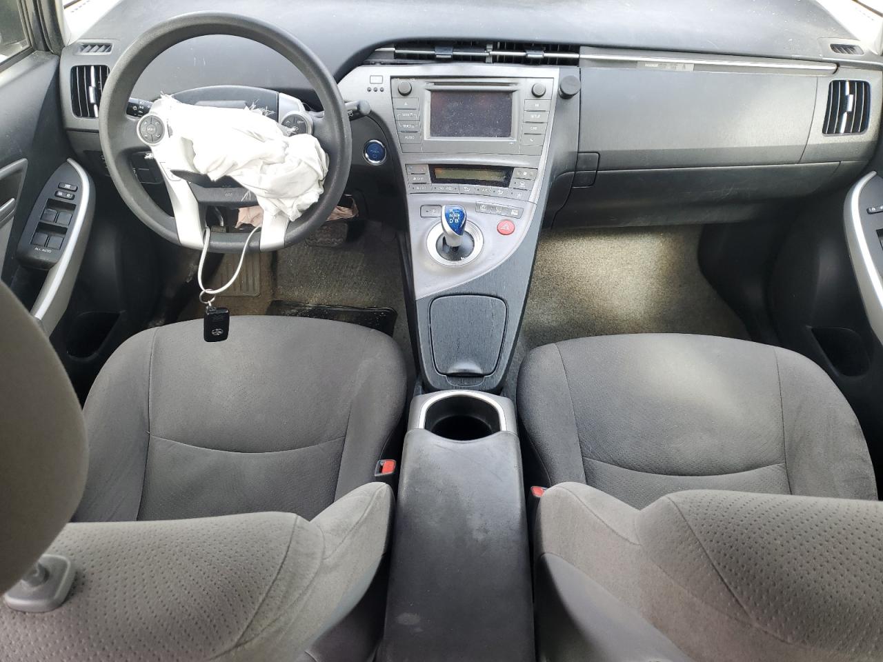 2015 Toyota Prius - Image 8