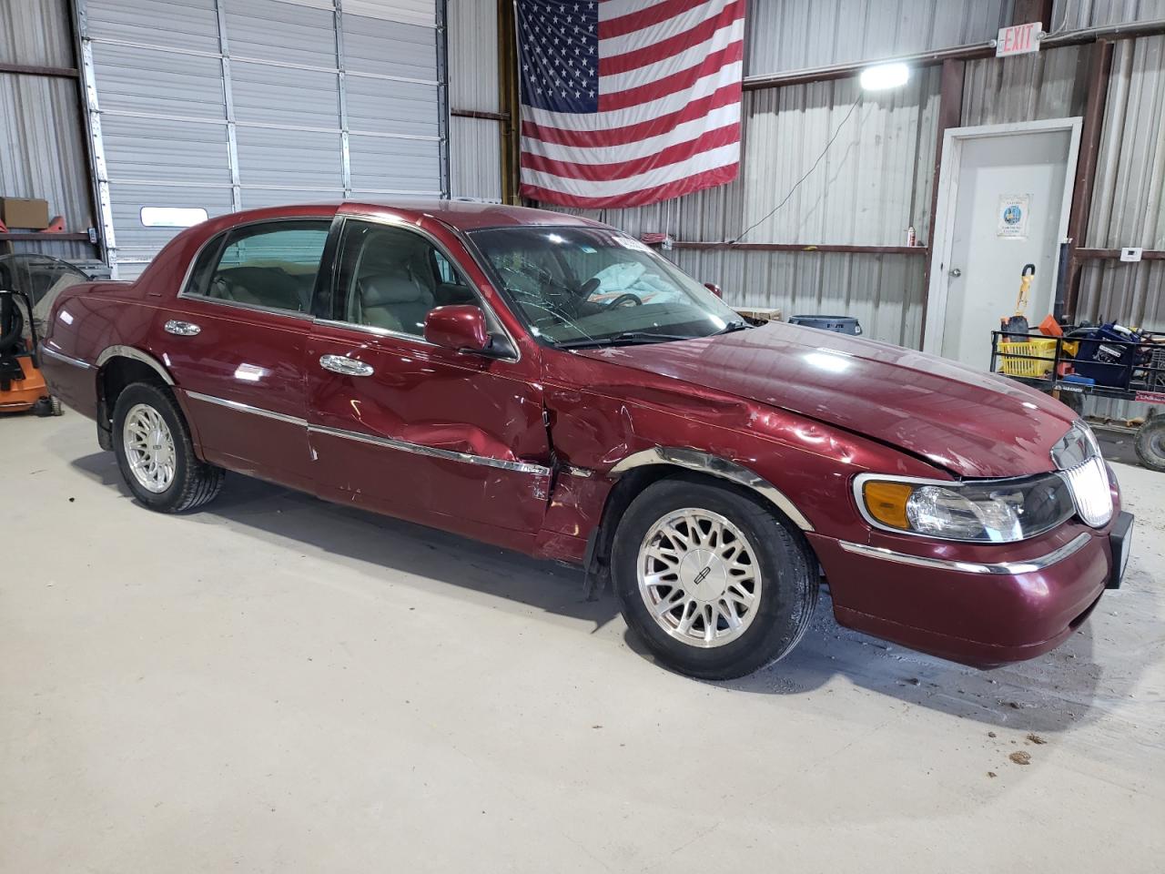 1999 Lincoln Town Car - Image 4