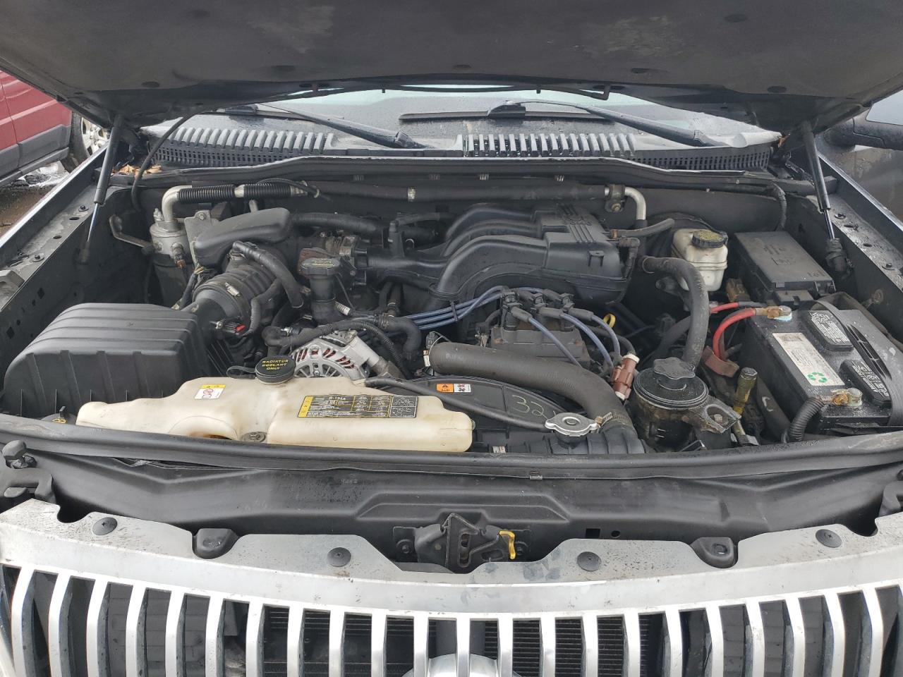 2010 Mercury Mountaineer - Image 12